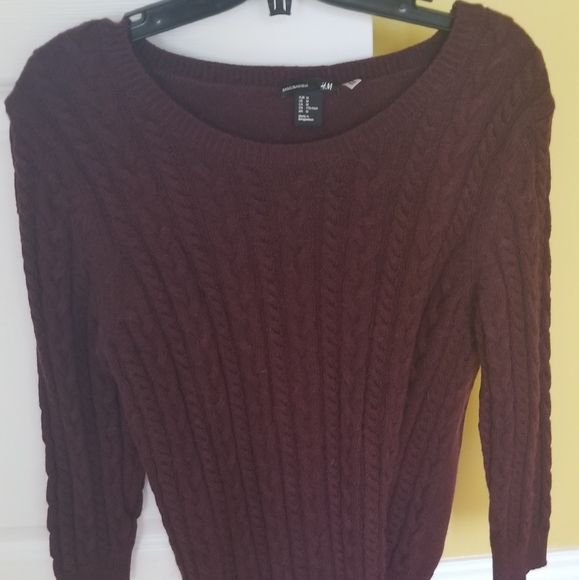 H&M burgandy sweater - Picture 1 of 3